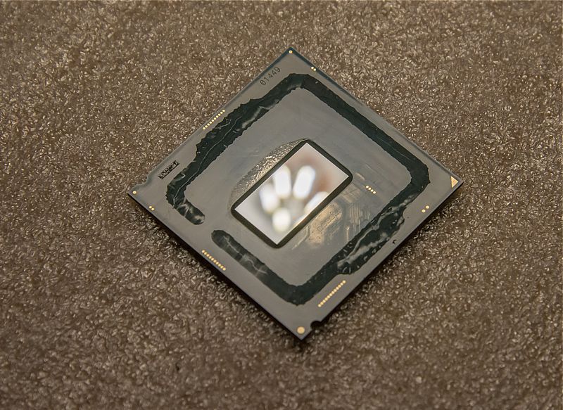 Скальпирование процессора Intel Core i7-8700K передвижным ключом и смена термоинтерфейса на жидкий металл