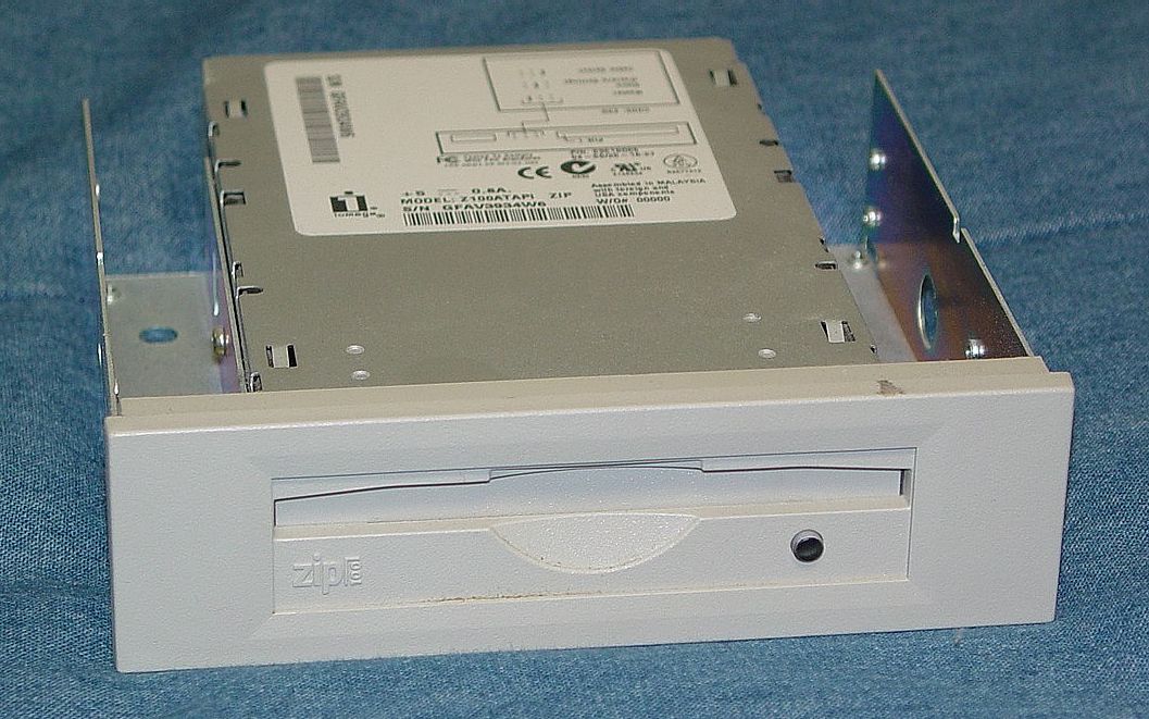 Внутренний дисковод Zip drive